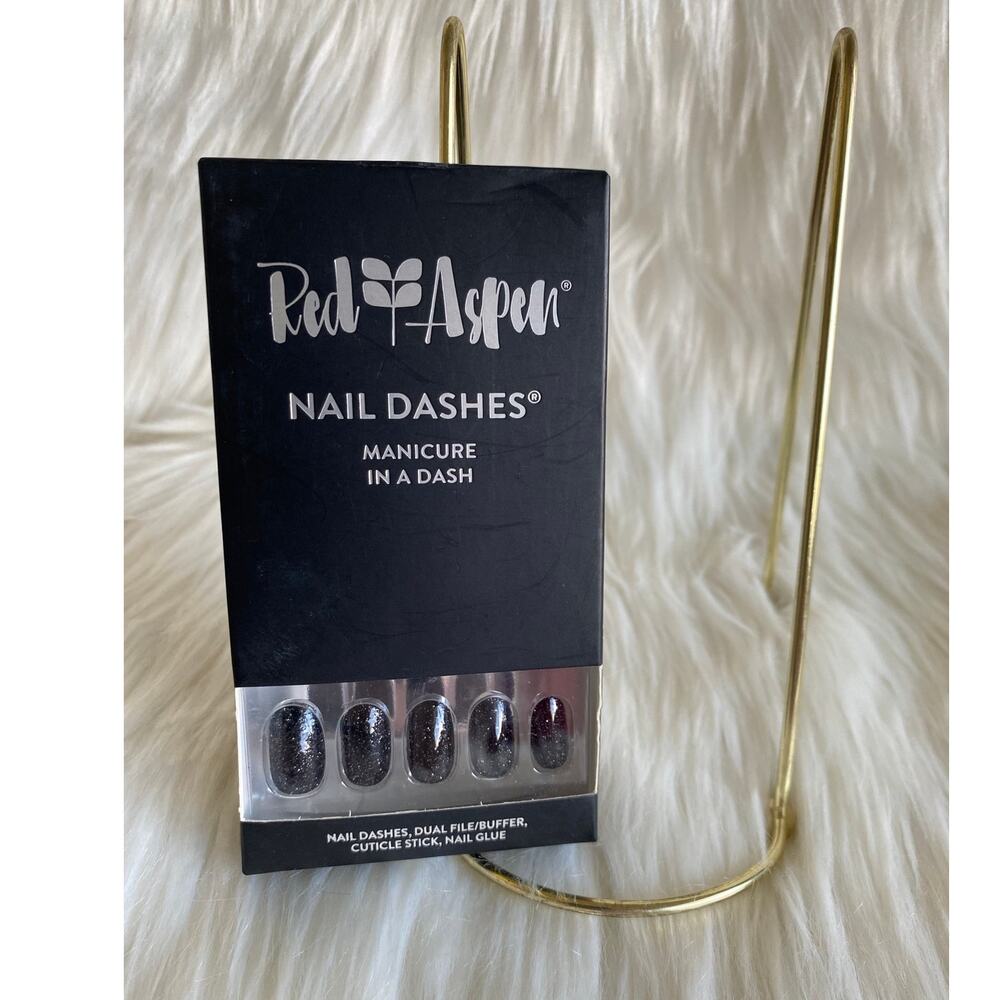 Red Aspen Nail Dashes- Alicia's Black Clutch (Black Sparkly Oval/Round Nails)